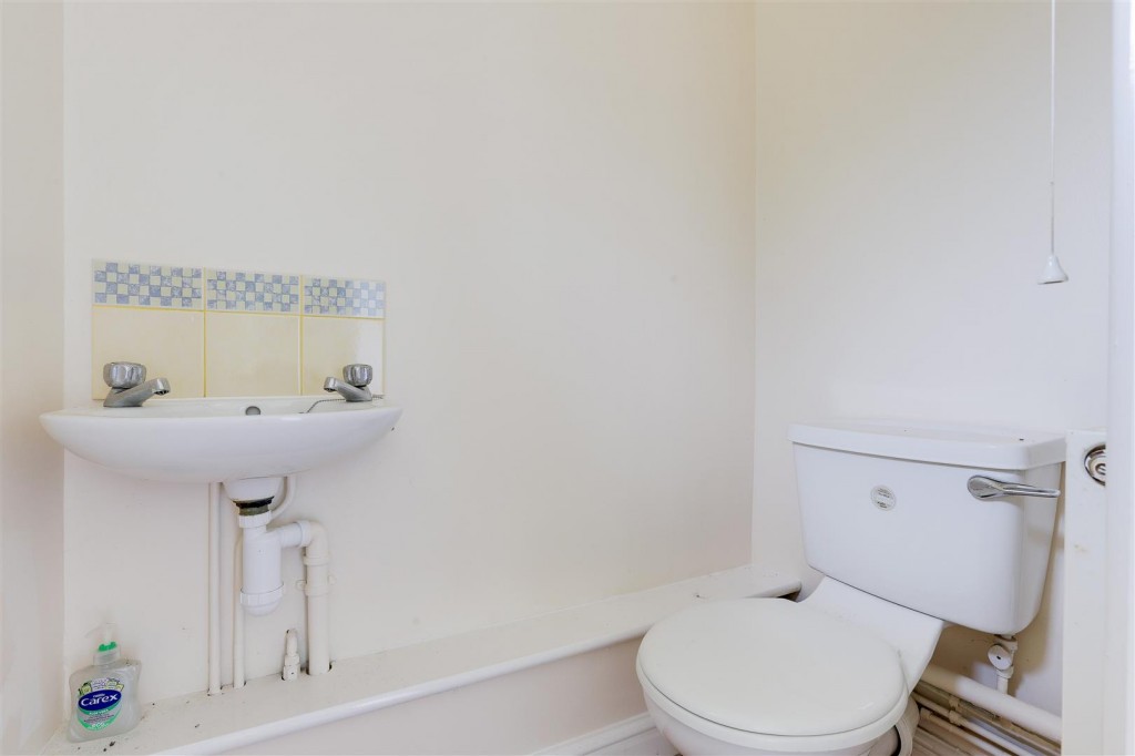 Park Avenue East, Keyworth, Nottinghamshire, NG12 5JZ