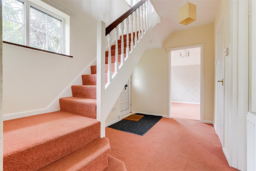 Park Avenue East, Keyworth, Nottinghamshire, NG12 5JZ