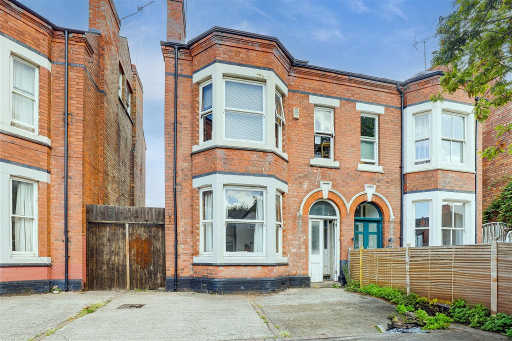 Trent Boulevard, West Bridgford, Nottinghamshire, NG2 5BB