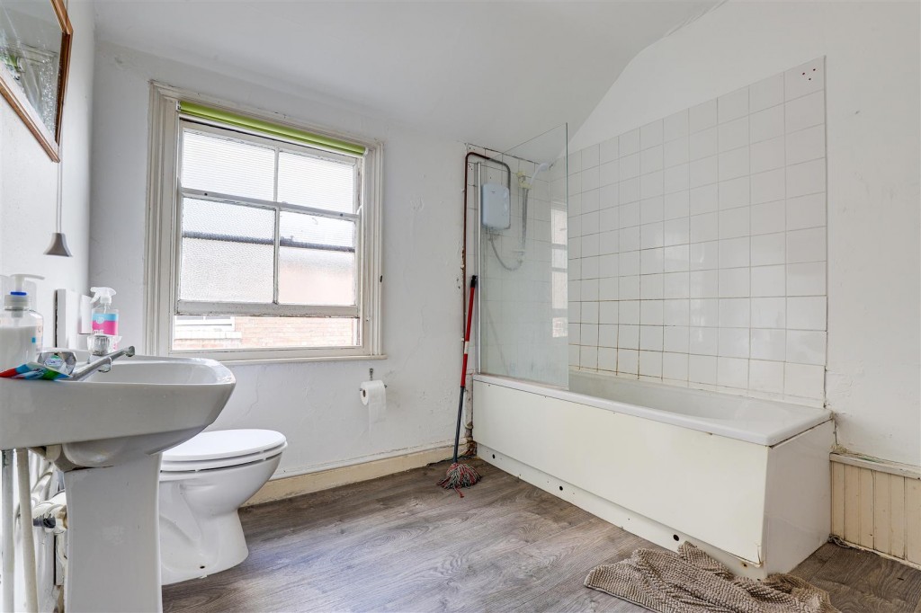 Trent Boulevard, West Bridgford, Nottinghamshire, NG2 5BB