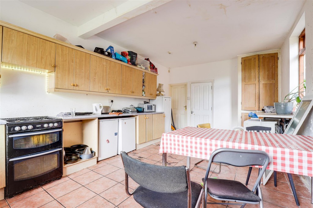 Trent Boulevard, West Bridgford, Nottinghamshire, NG2 5BB