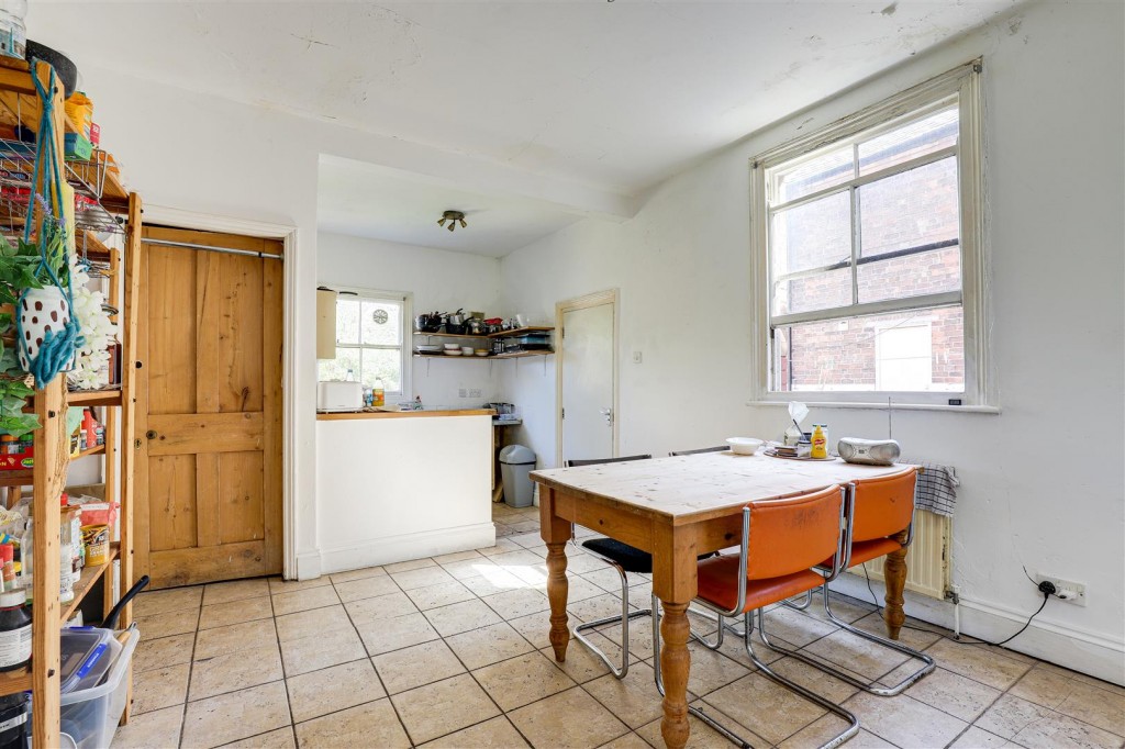 Trent Boulevard, West Bridgford, Nottinghamshire, NG2 5BB