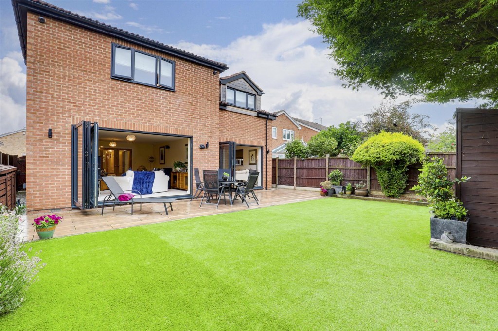 Raeburn Drive, Toton, Nottinghamshire, NG9 6LF