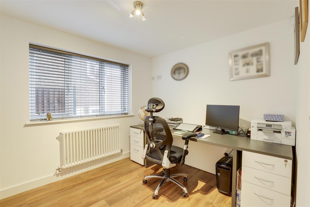 Raeburn Drive, Toton, Nottinghamshire, NG9 6LF