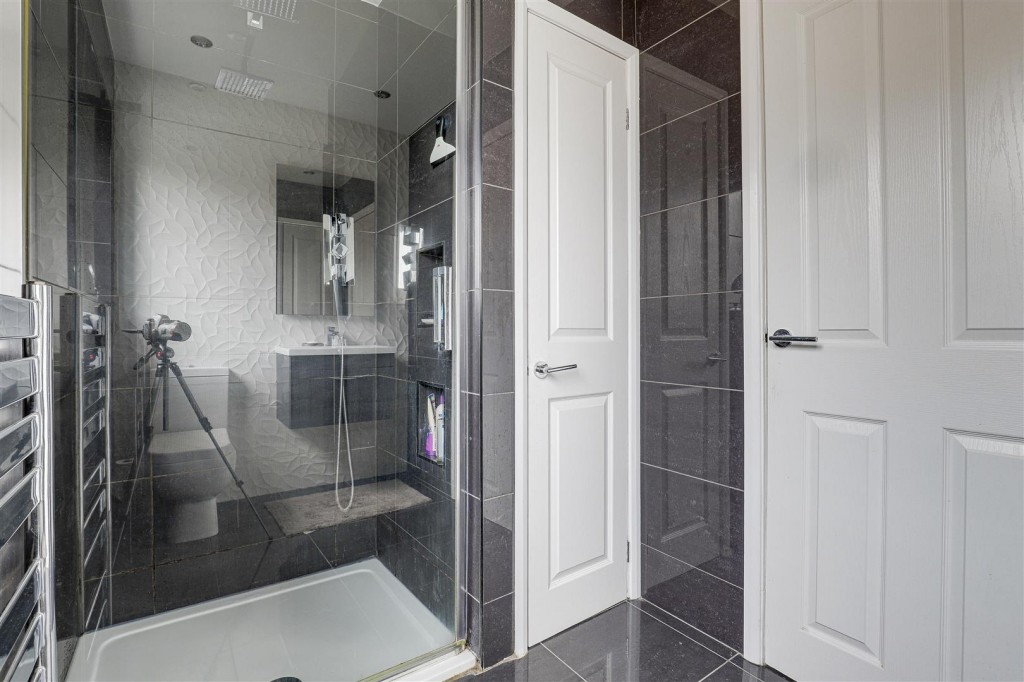 St. Marys Close, Attenborough, Nottinghamshire, NG9 6AT