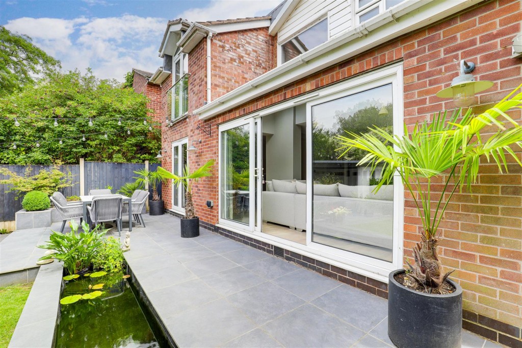 St. Marys Close, Attenborough, Nottinghamshire, NG9 6AT