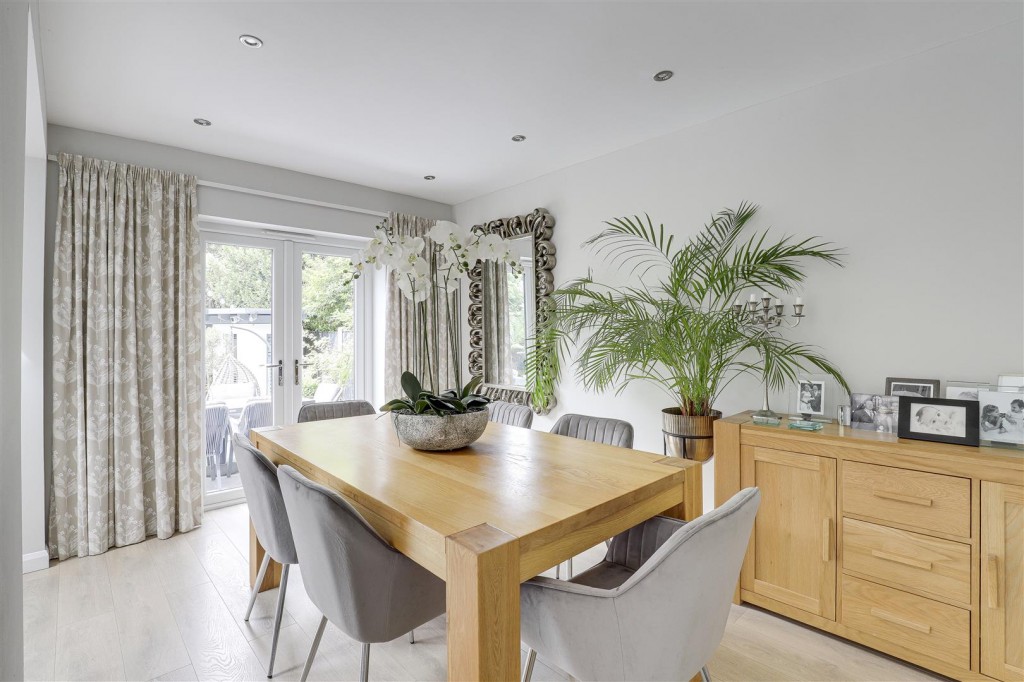 St. Marys Close, Attenborough, Nottinghamshire, NG9 6AT