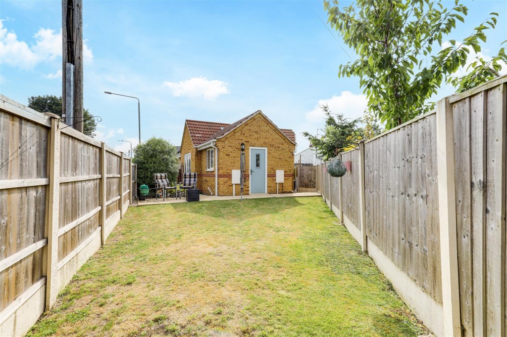 Cross Street, Arnold, Nottinghamshire, NG5 7AT