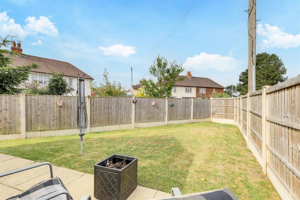 Cross Street, Arnold, Nottinghamshire, NG5 7AT