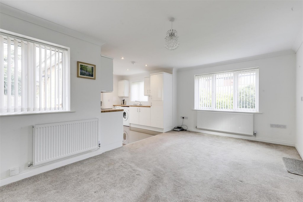 Cross Street, Arnold, Nottinghamshire, NG5 7AT