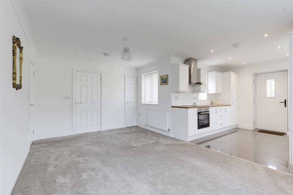 Cross Street, Arnold, Nottinghamshire, NG5 7AT