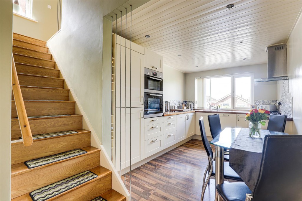 Bowland Close, Carlton, Nottinghamshire, NG3 7BA