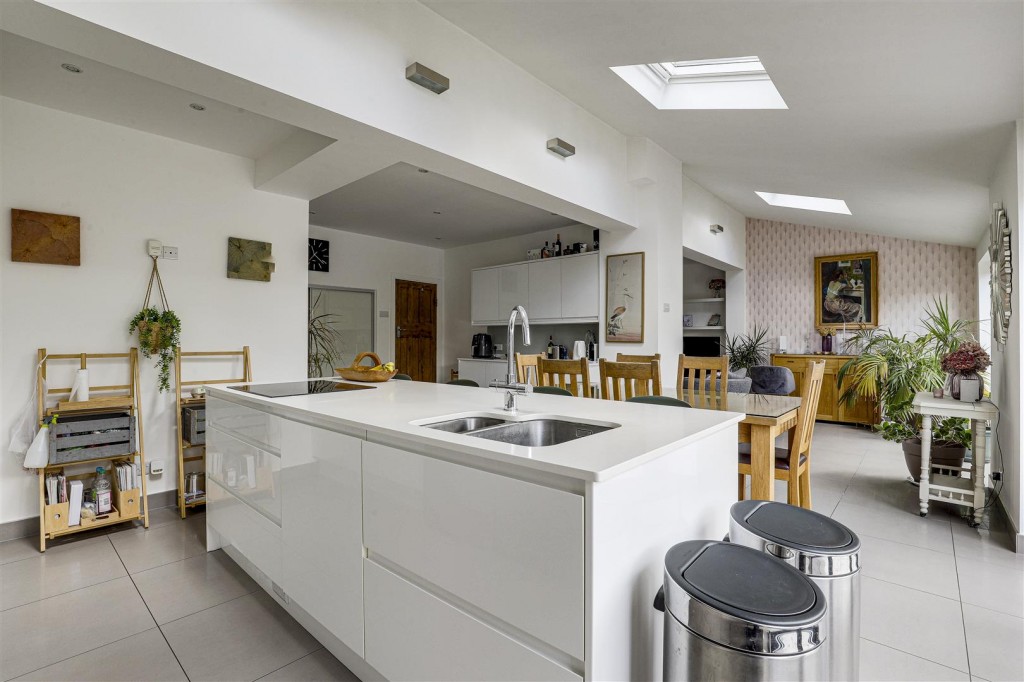 Davies Road, West Bridgford, Nottinghamshire, NG2 5HY