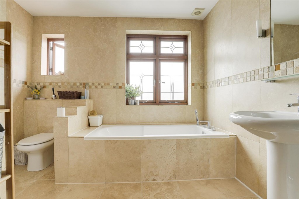 Davies Road, West Bridgford, Nottinghamshire, NG2 5HY