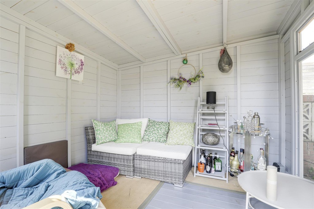 Davies Road, West Bridgford, Nottinghamshire, NG2 5HY