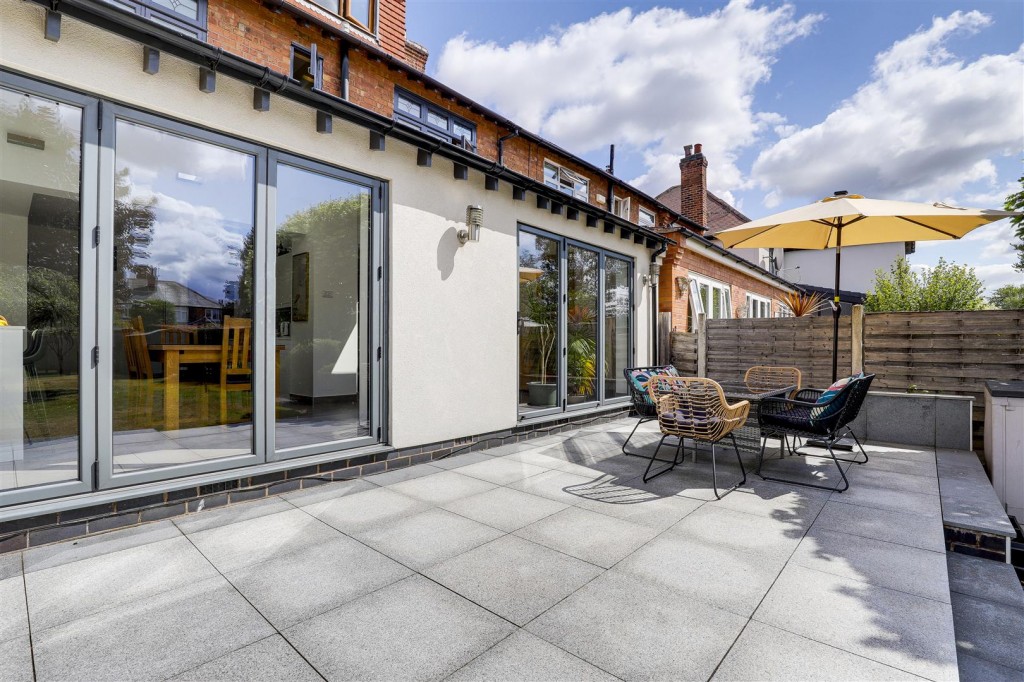 Davies Road, West Bridgford, Nottinghamshire, NG2 5HY