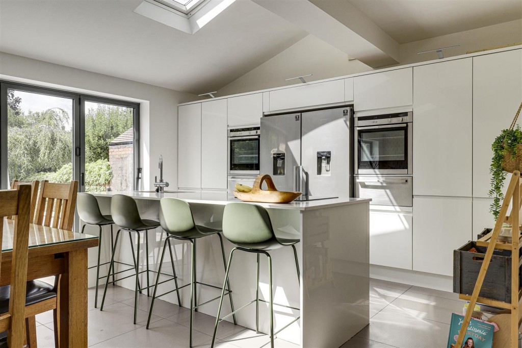 Davies Road, West Bridgford, Nottinghamshire, NG2 5HY