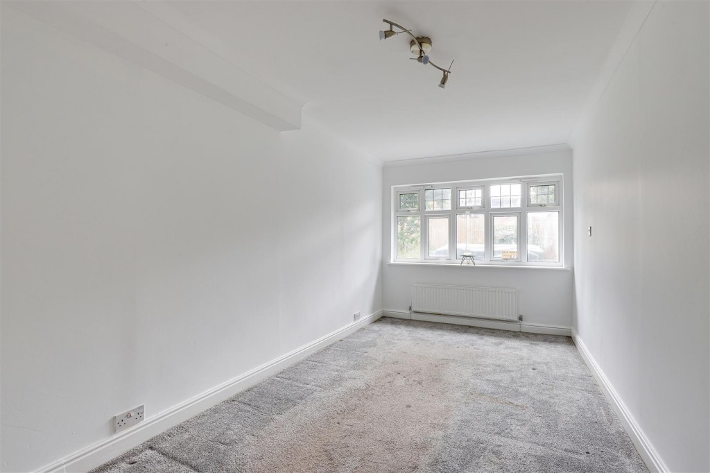 Broad Valley Drive, Bestwood Village, Nottinghamshire, NF6 8XA