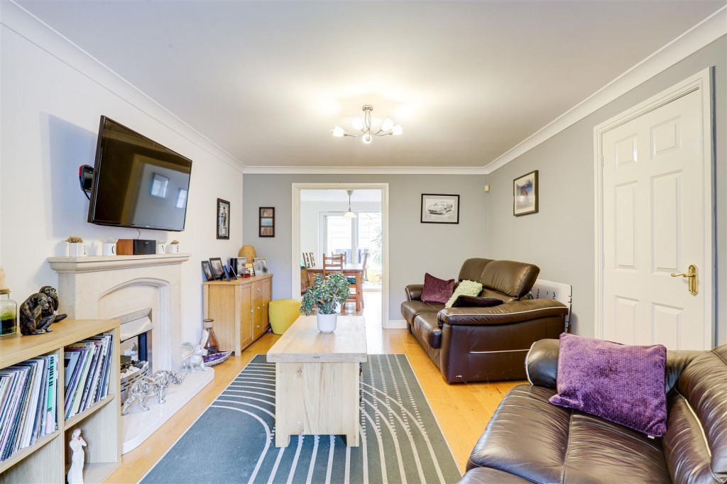 Broad Valley Drive, Bestwood Village, Nottinghamshire, NF6 8XA