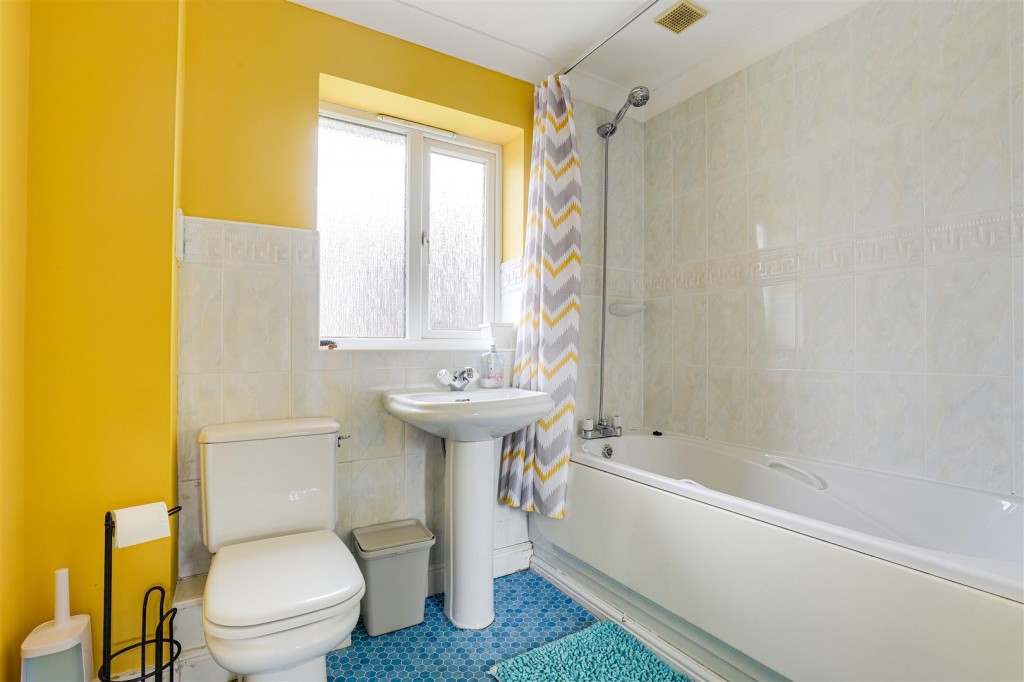 Broad Valley Drive, Bestwood Village, Nottinghamshire, NF6 8XA