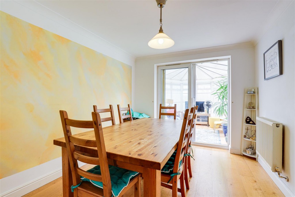 Broad Valley Drive, Bestwood Village, Nottinghamshire, NF6 8XA