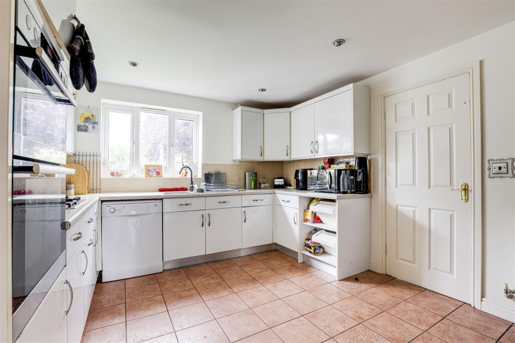 Broad Valley Drive, Bestwood Village, Nottinghamshire, NF6 8XA