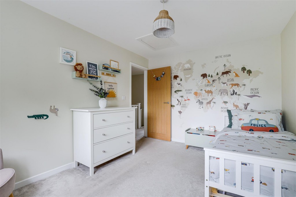 Doveridge Avenue, Carlton, Nottinghamshire, NG4 3GR