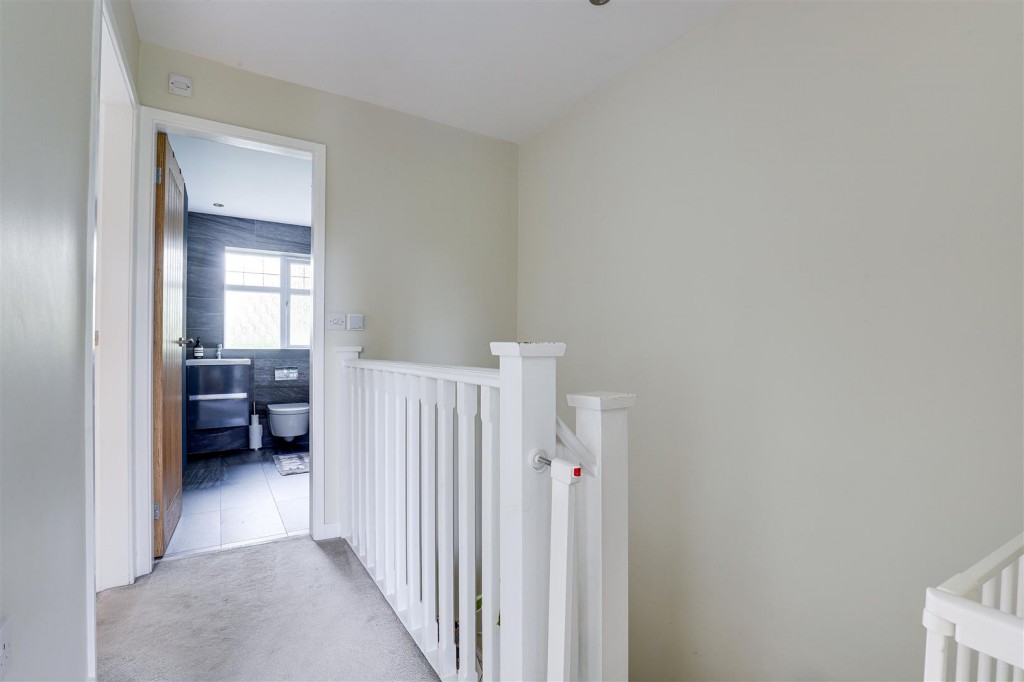 Doveridge Avenue, Carlton, Nottinghamshire, NG4 3GR