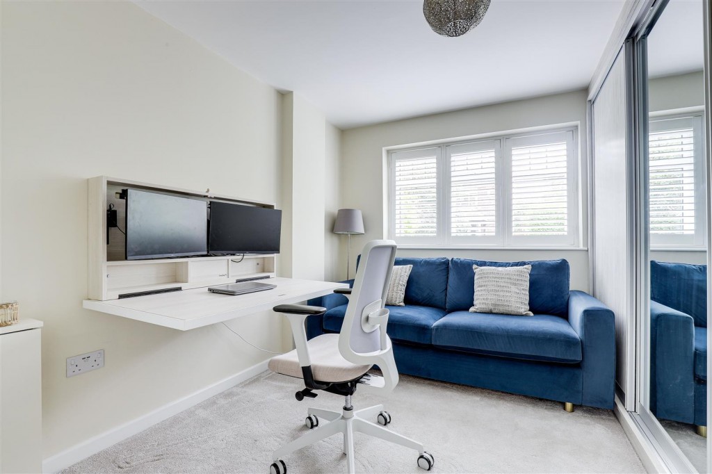 Doveridge Avenue, Carlton, Nottinghamshire, NG4 3GR