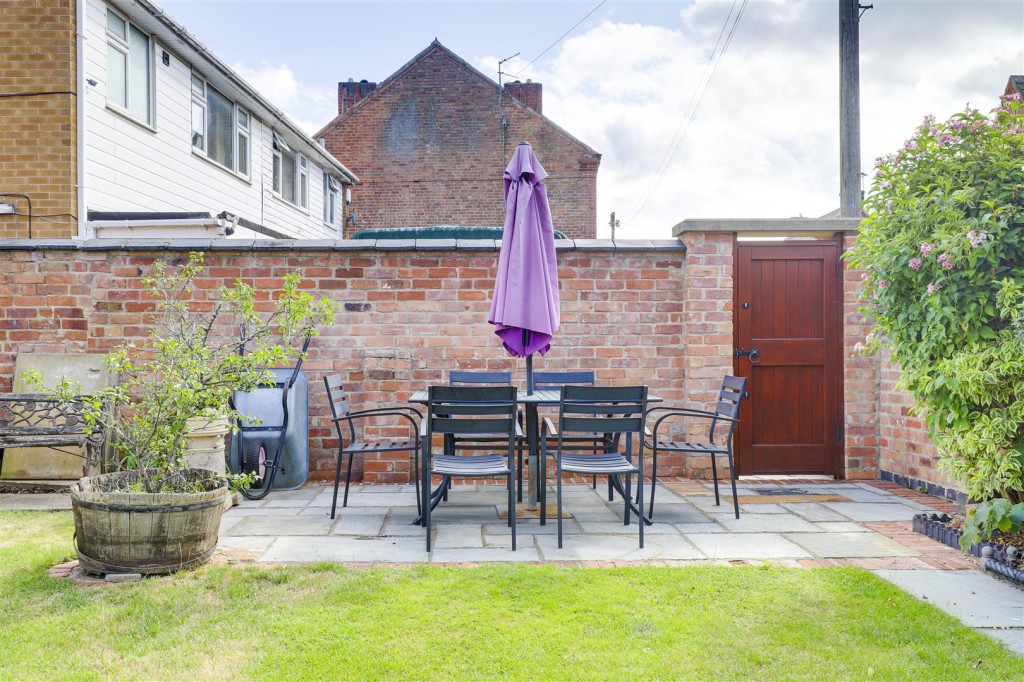 Breedon Street, Long Eaton, Nottinghamshire, NG10 4FF