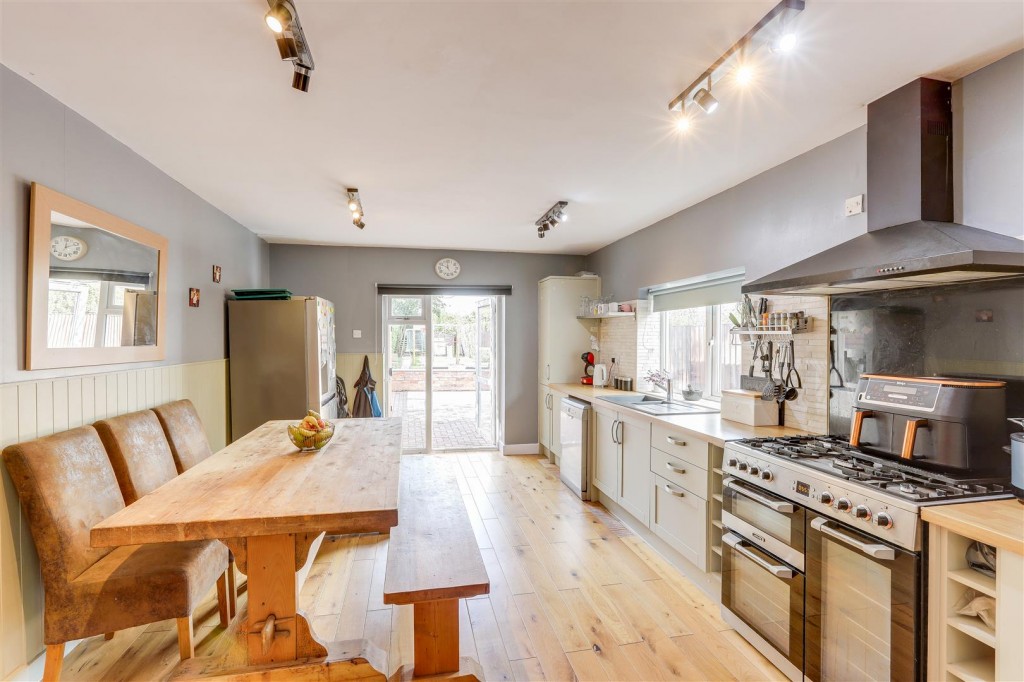 Westdale Lane, Mapperley, Nottinghamshire, NG3 6ER