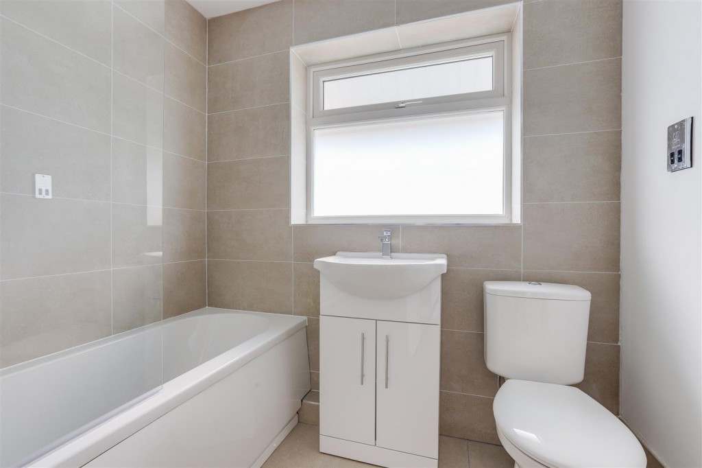 Kingsbury Drive, Aspley, Nottinghamshire, NG8 3EP