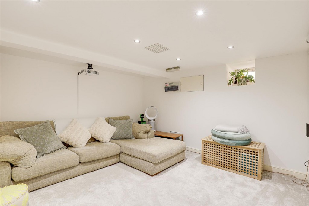 Millicent Road, West Bridgford, Nottinghamshire, NG2 7LD