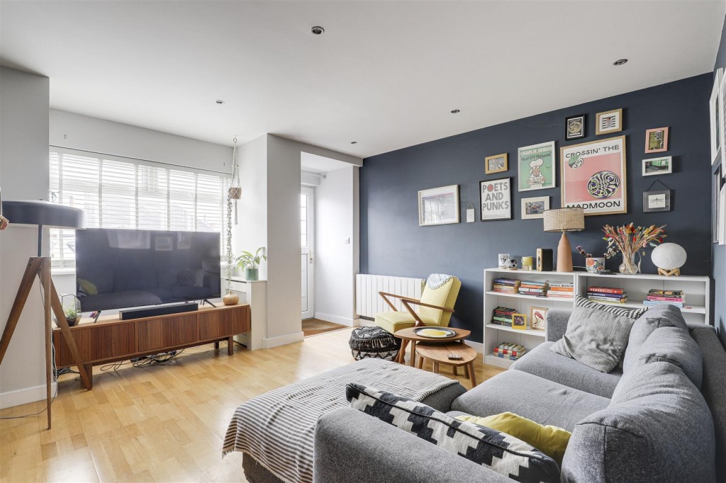 Meadow Road, Netherfield, Nottinghamshire, NG4 2FR