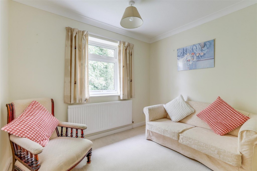 Radcliffe Road, West Bridgford, Nottinghamshire, NG2 5HE