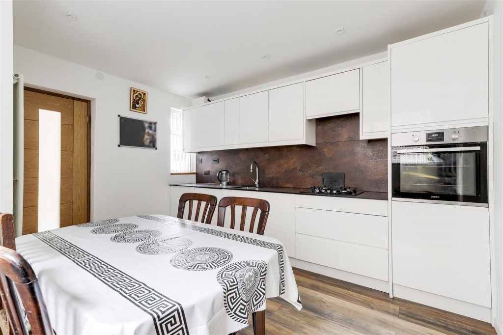 Birchfield Road, Arnold, Nottinghamshire, NG5 8BJ