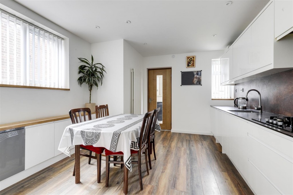 Birchfield Road, Arnold, Nottinghamshire, NG5 8BJ