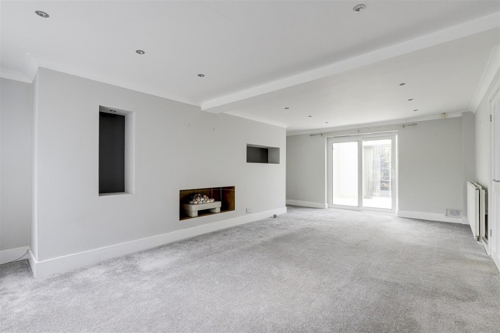 Fairlight Way, Nottingham, Nottinghamshire, NG5 5SZ