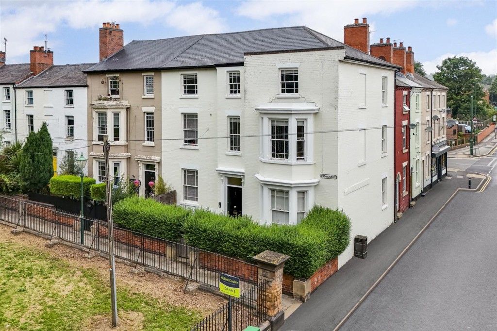 Promenade, Victoria Park, Nottinghamshire, NG3 1HB