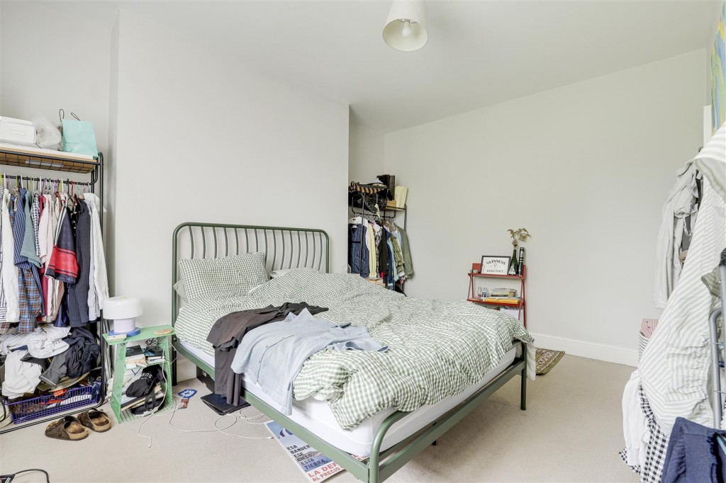 Promenade, Victoria Park, Nottinghamshire, NG3 1HB