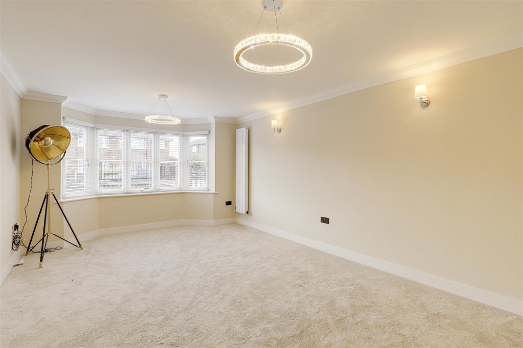 Dovedale Avenue, Long Eaton, Derbyshire, NG10 3HN