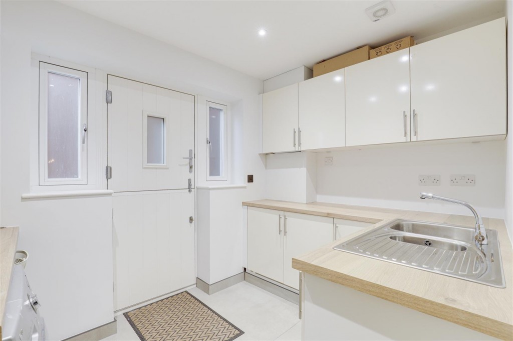 Dovedale Avenue, Long Eaton, Derbyshire, NG10 3HN