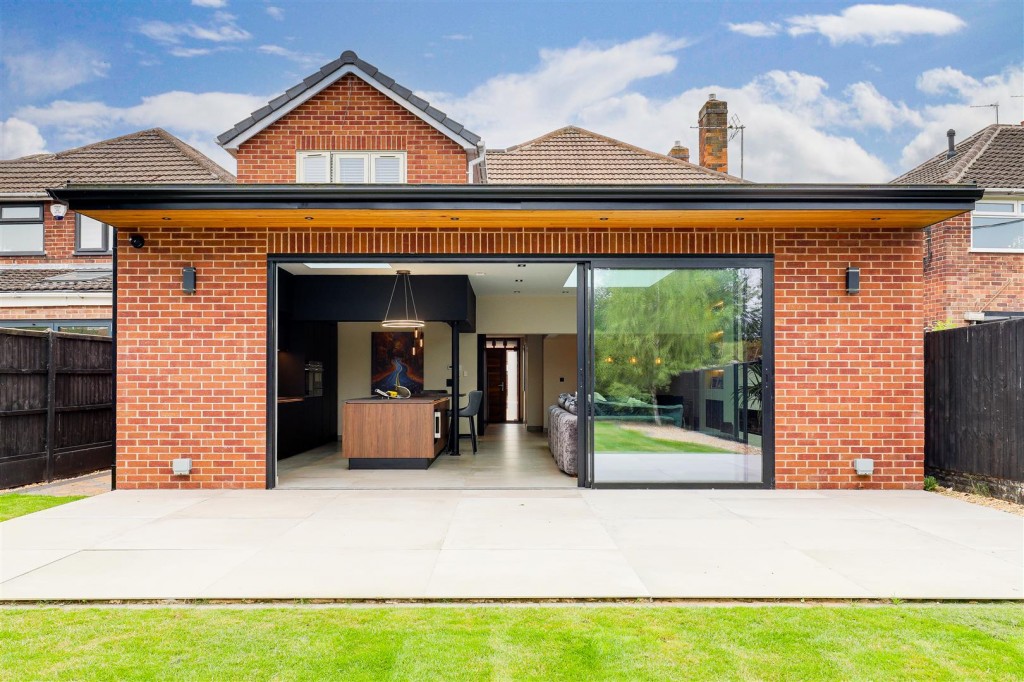 Dovedale Avenue, Long Eaton, Derbyshire, NG10 3HN