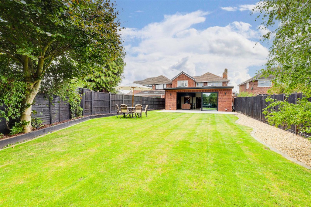 Dovedale Avenue, Long Eaton, Derbyshire, NG10 3HN