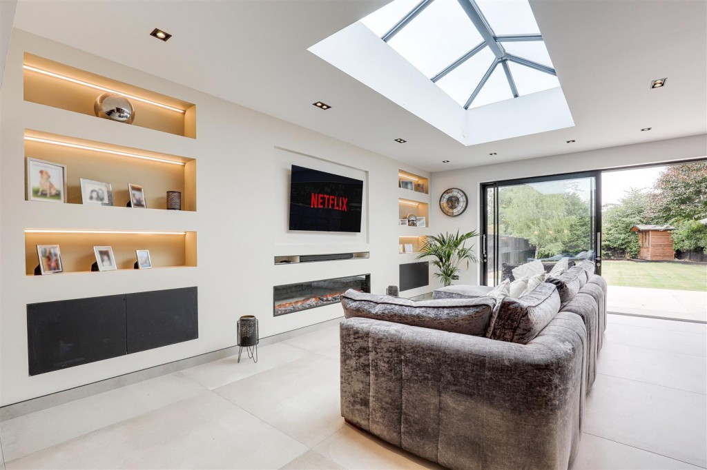 Dovedale Avenue, Long Eaton, Derbyshire, NG10 3HN