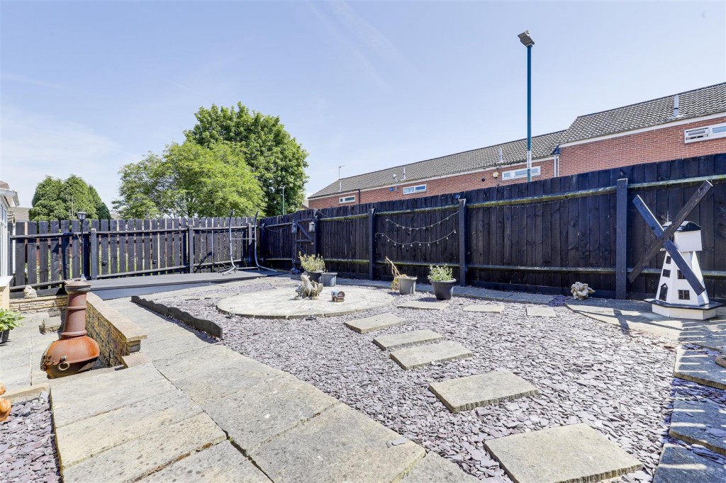 Spruce Gardens, Bulwell, Nottinghamshire, NG6 7DJ