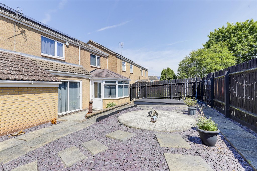 Spruce Gardens, Bulwell, Nottinghamshire, NG6 7DJ