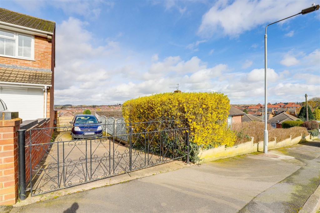 Shirley Drive, Arnold, Nottingham, NG5 7JX