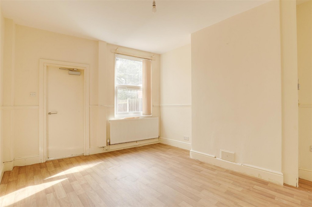 Vernon Road, Basford, Nottinghamshire, NG6 0AD