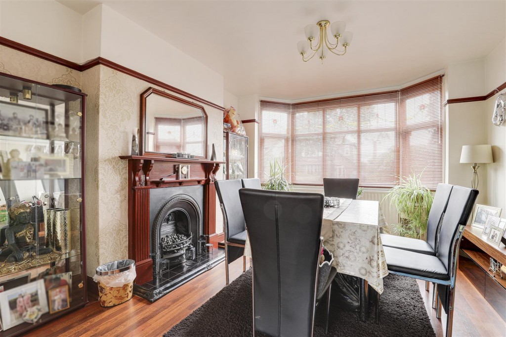 Davies Road, West Bridgford, Nottinghamshire, NG2 5JA